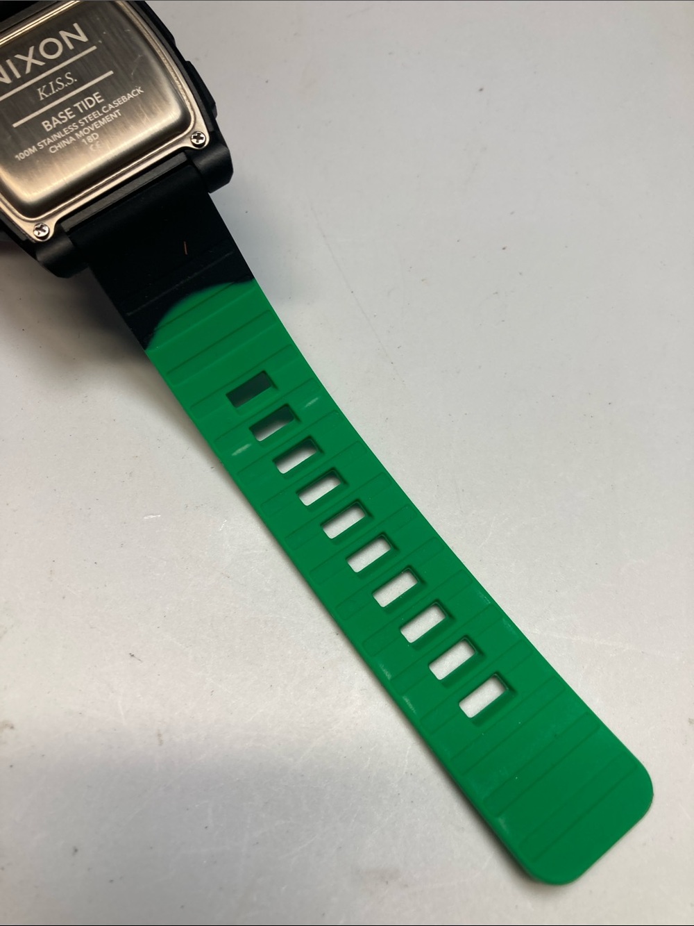 Nixon Base Tide, Rasta red green yellow color way, rare, new battery, Digital - Picture 4 of 16
